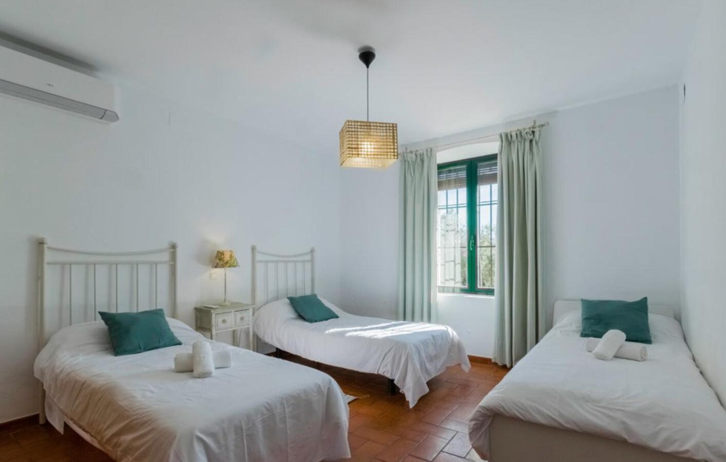Cortijo Mazuecos By Sharingco Villa Lora del Rio Bagian luar foto